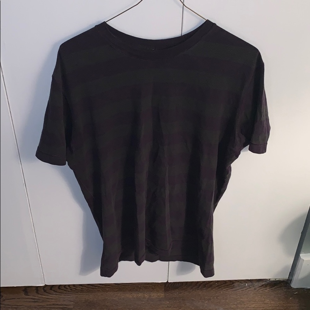 Men’s lululemon t shirt